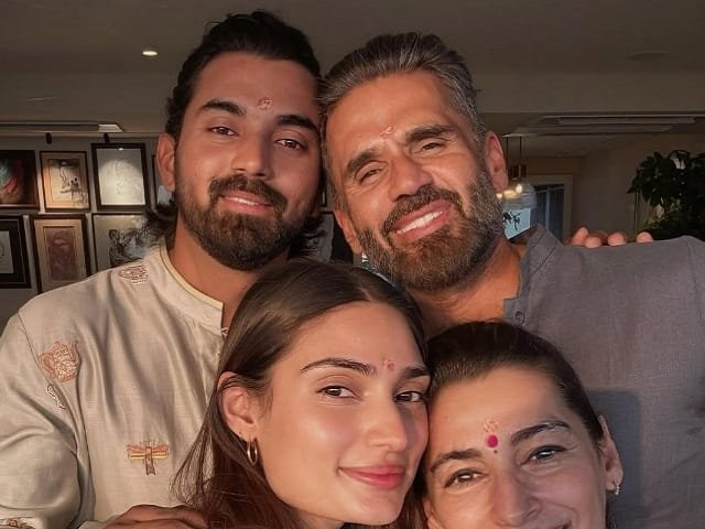 athiya ahan and kl made suniel shetty birthday special 1