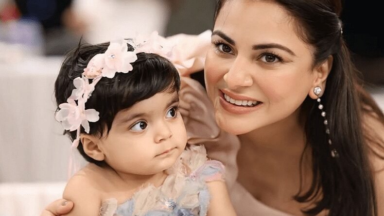 Shraddha Arya Twins Photos